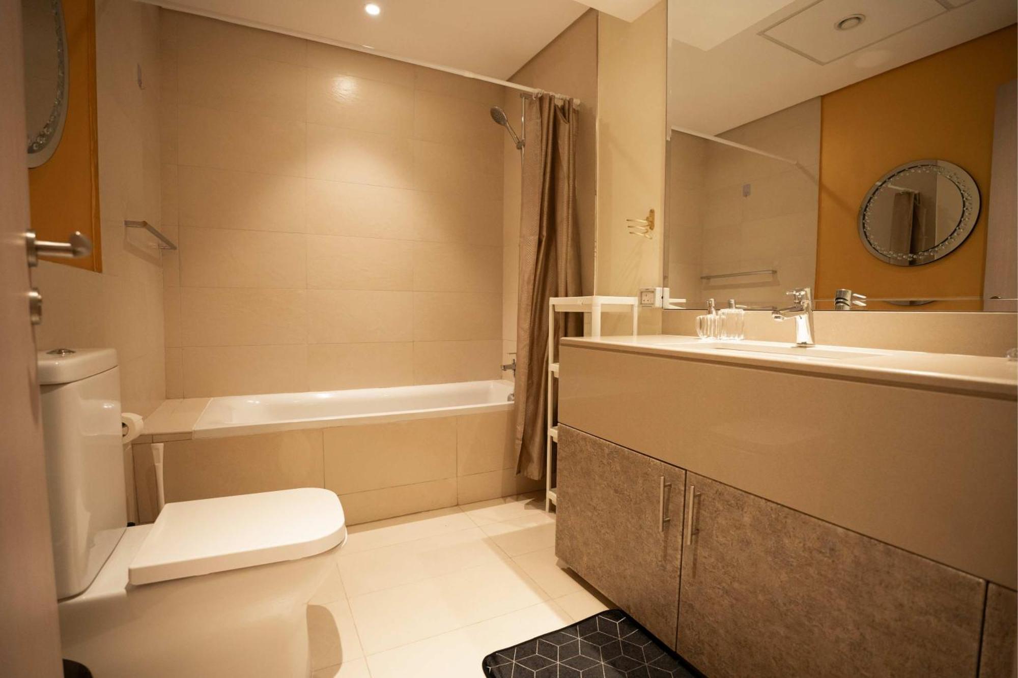 Appartamento 2br Spacious Private Entrance In Yas Island 001 *